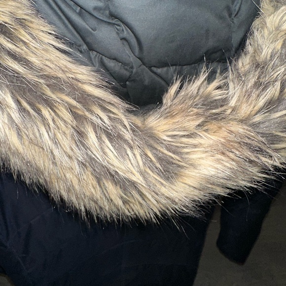 Marmot Women’s Navy Puffer Coat - Picture 2 of 3